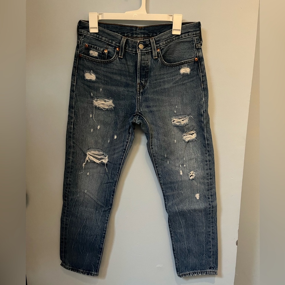 Levi's 501 Distressed Button-fly Jeans |‎ Size 27x28